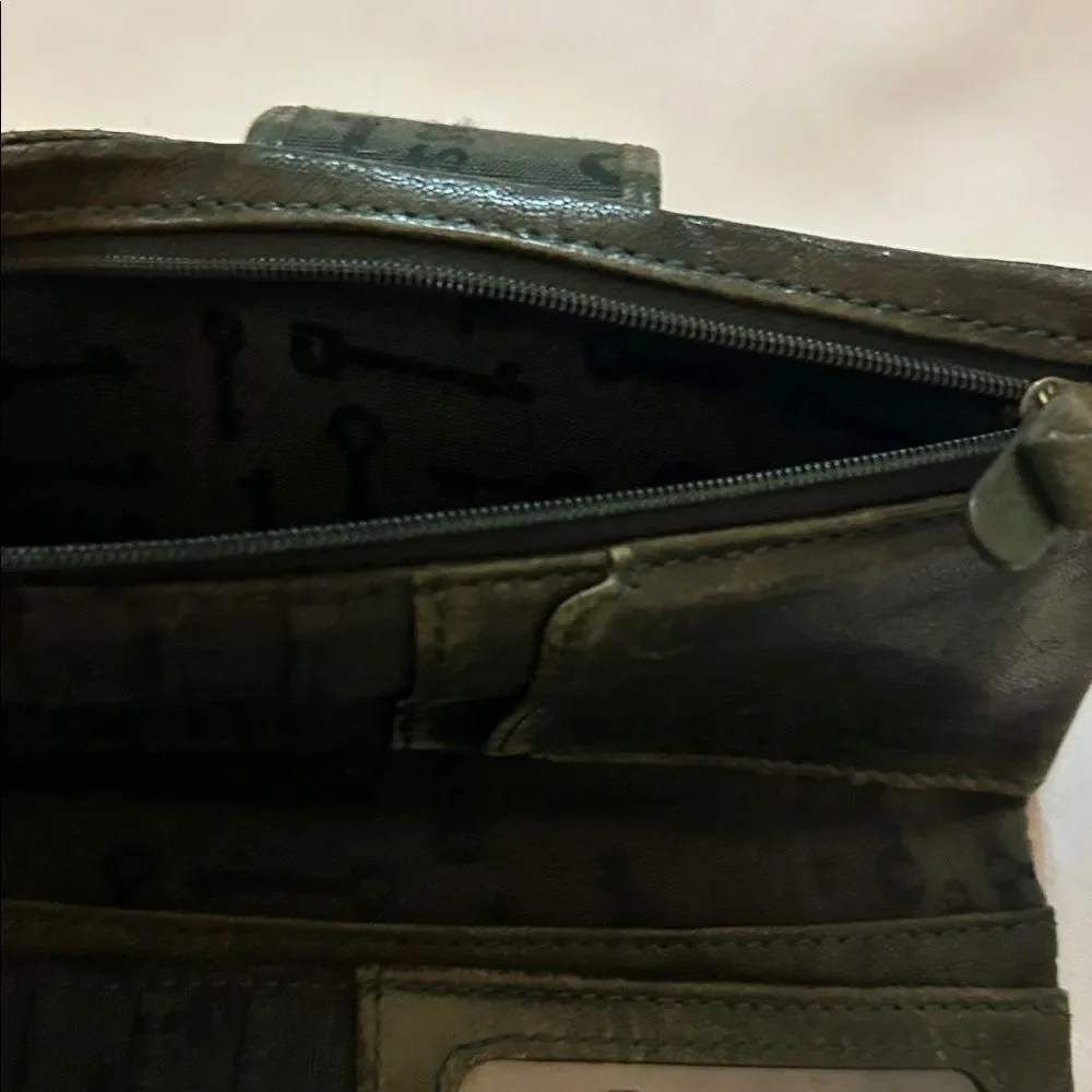 Fossil Dark Green Leather Wallet with Gold Accent super pliable, soft leather